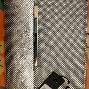 La Regale Silver Mesh Zippered Clutch